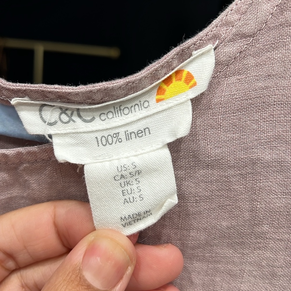 C & C California dress light purple good condition
100% linen
Size S - Picture 4 of 10